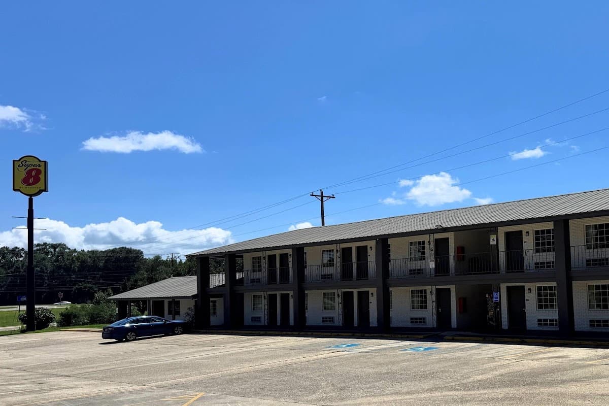 Super 8 by Wyndham Picayune, Hotel in Hide-A-Way Lake