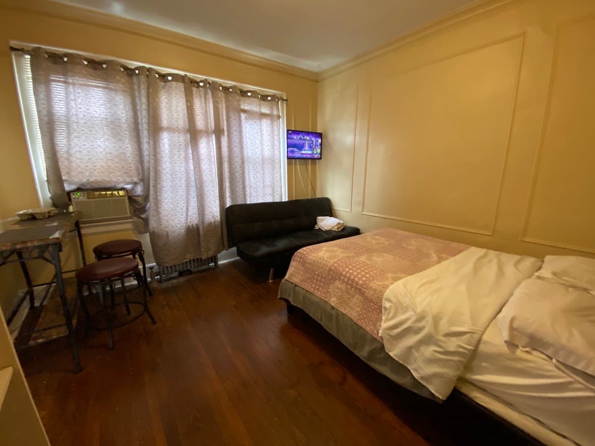 One Bedroom Apartment Near Airport, Hotel in Irvington