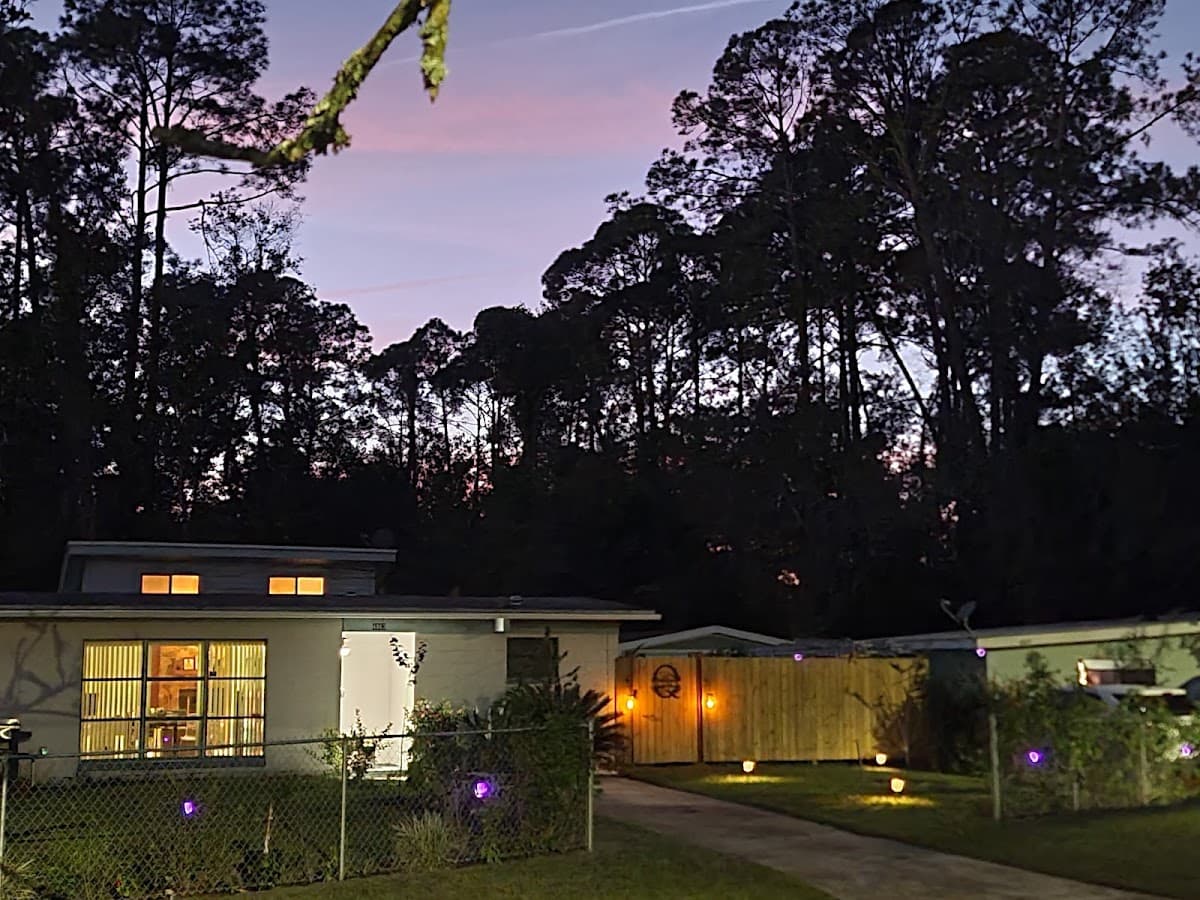 Twin Pines Studios, Hotel in Jacksonville