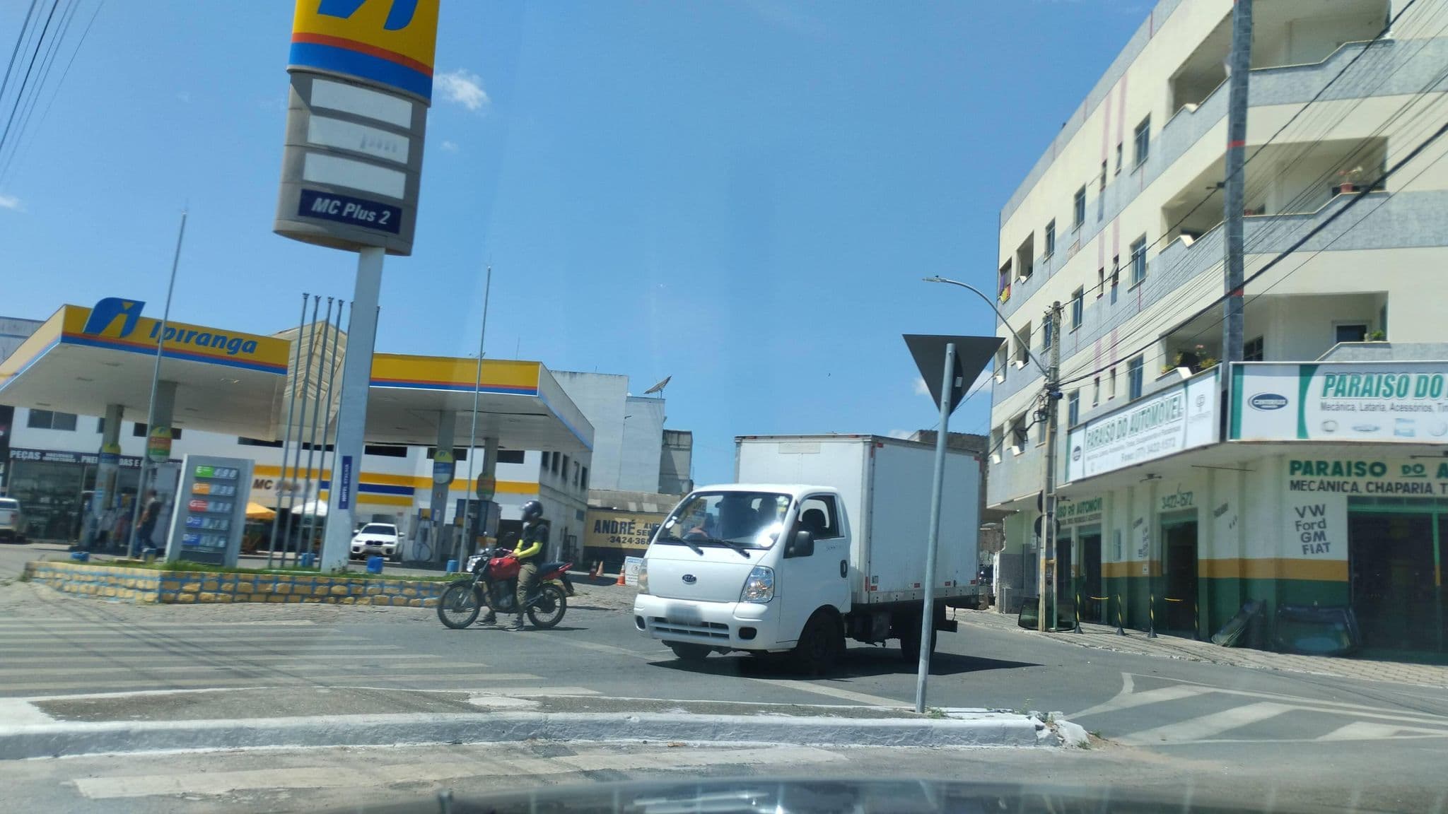 Street view near Hotel Atalaia, Vitória da Conquista — © Kaart_Local (CC BY-SA · Mapillary)