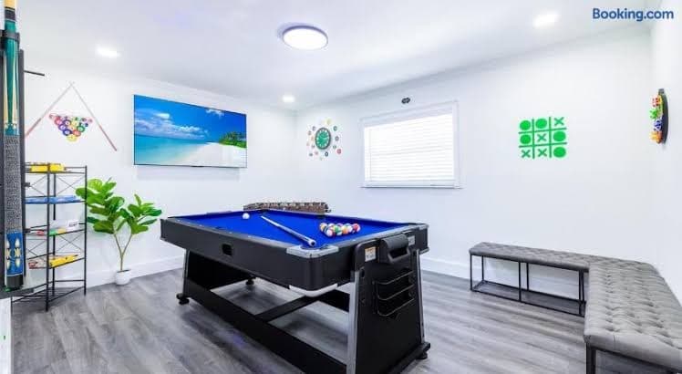 West Kendall Retreat Everglades Miccosukee - Entire Place, Holiday Home in Kendall West