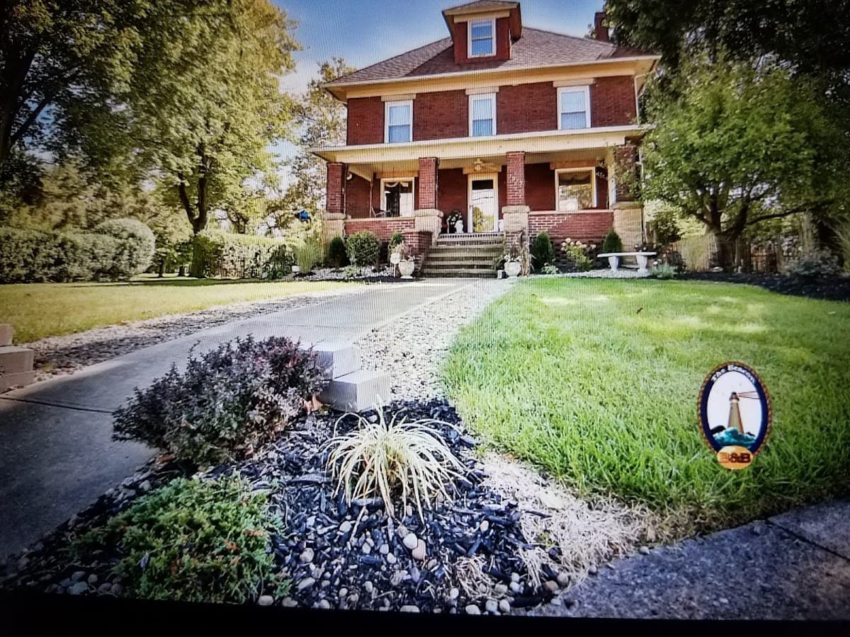 Beacon B&B, Hotel in Lorain