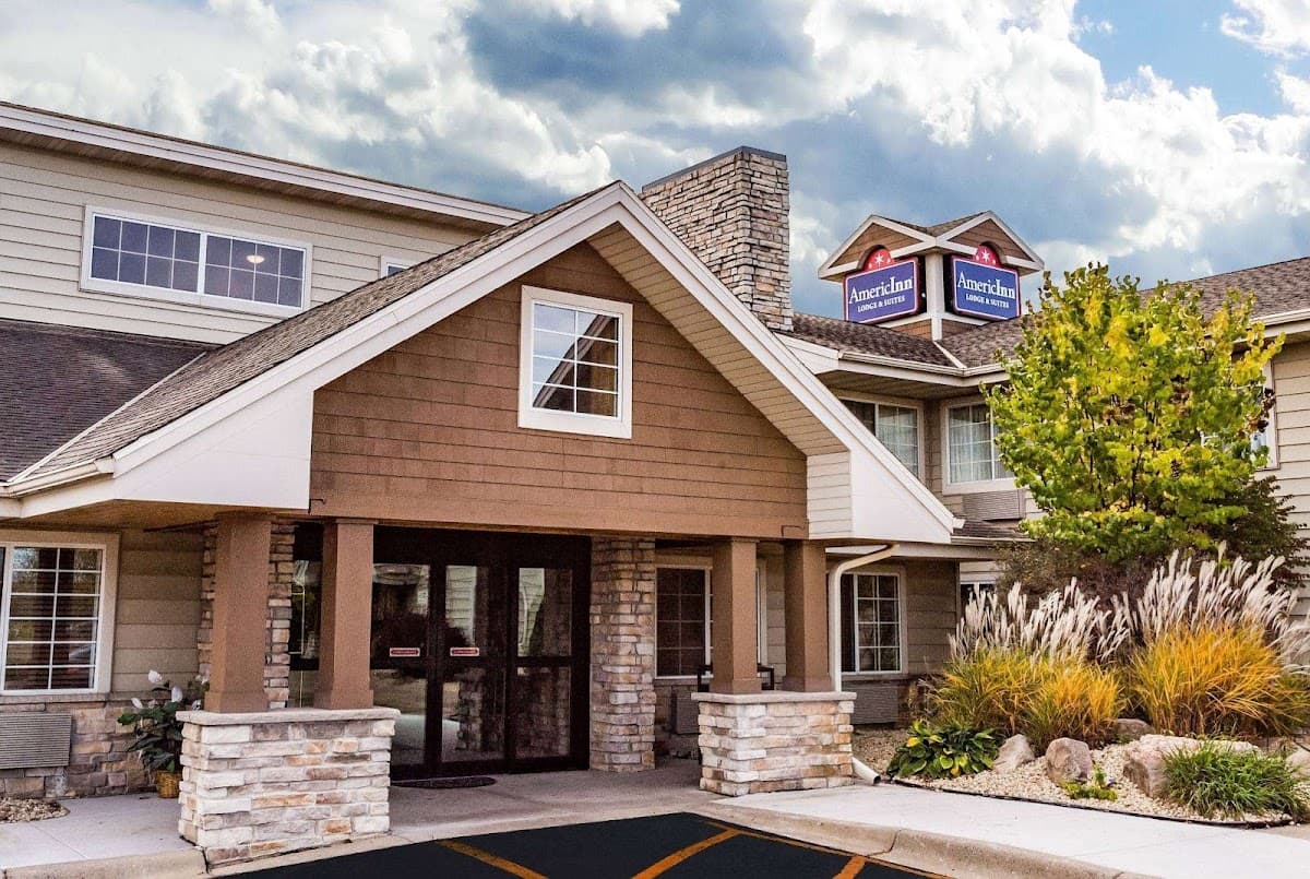 AmericInn by Wyndham Hotel and Suites Long Lake, Hotel in Maple Plain