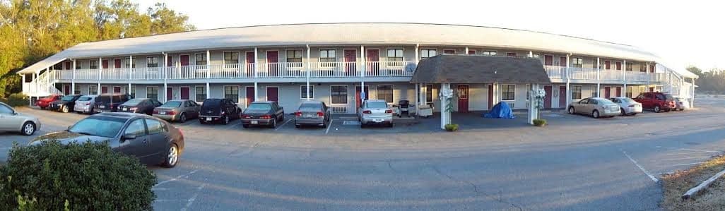 Magnolia Inn, Hotel in McRae