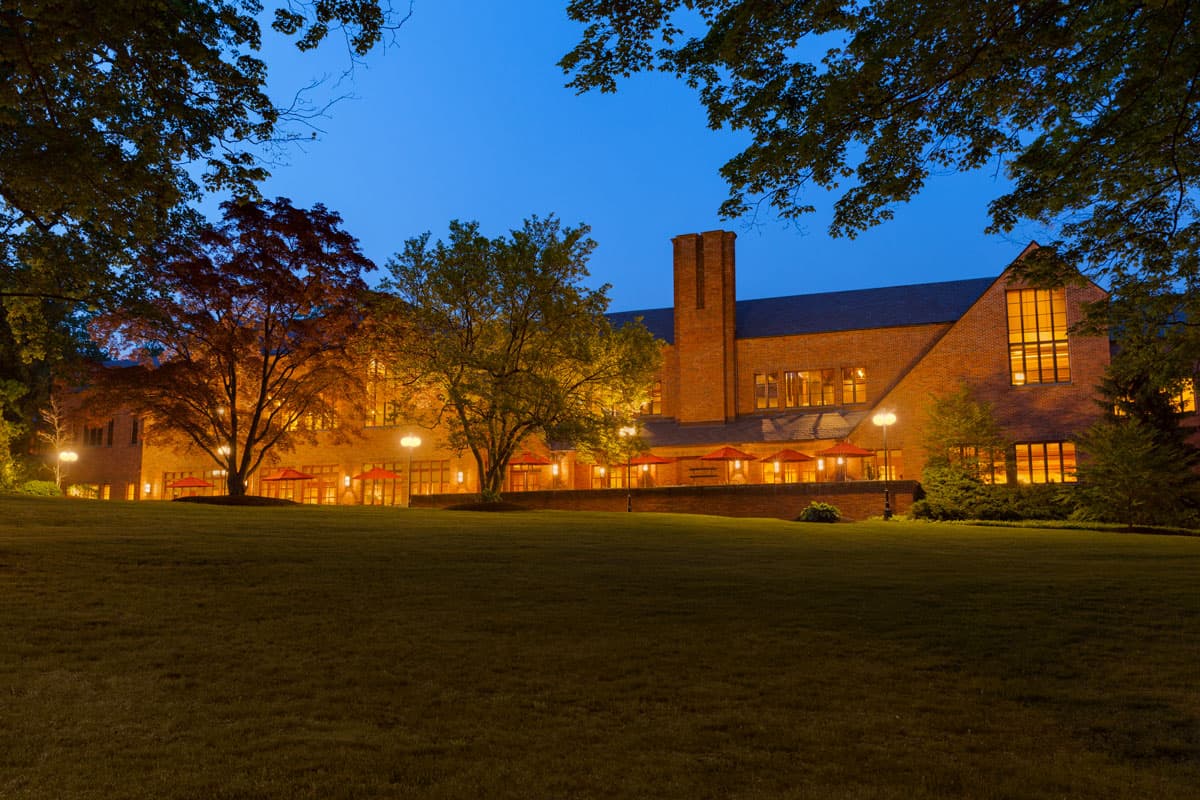 Whispering Oaks, Hotel in New Canaan