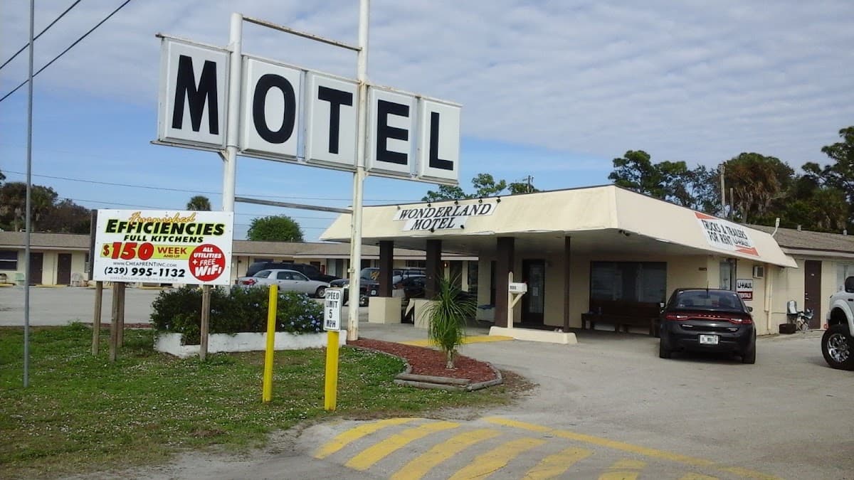 Wonderland Motel, Motel in Palmona Park