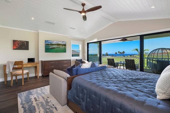 Spacious 5-bedroom villa in charming Kukuiula with AC, WiFi, Holiday Home in Omao-Kukuiula