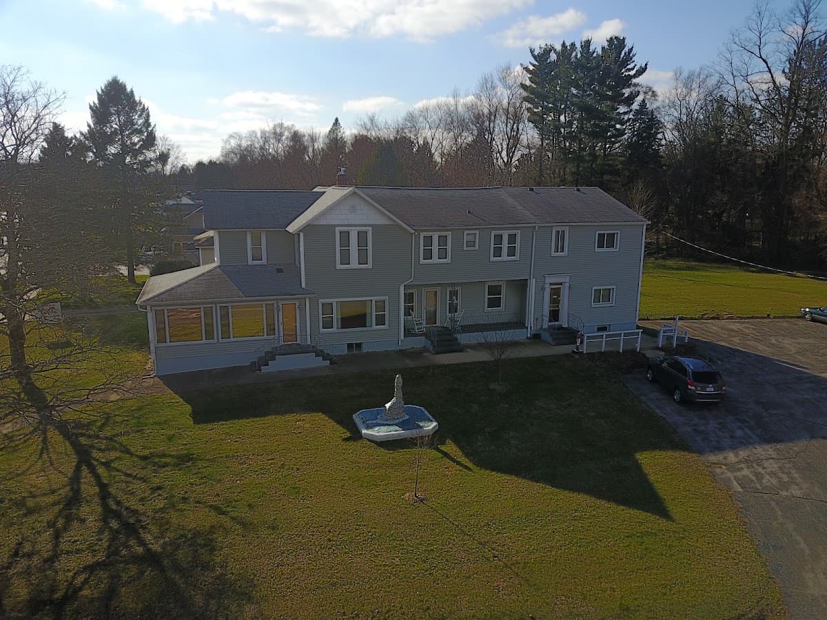 Janet's Lakeside Inn LLC, Hotel in Paw Paw