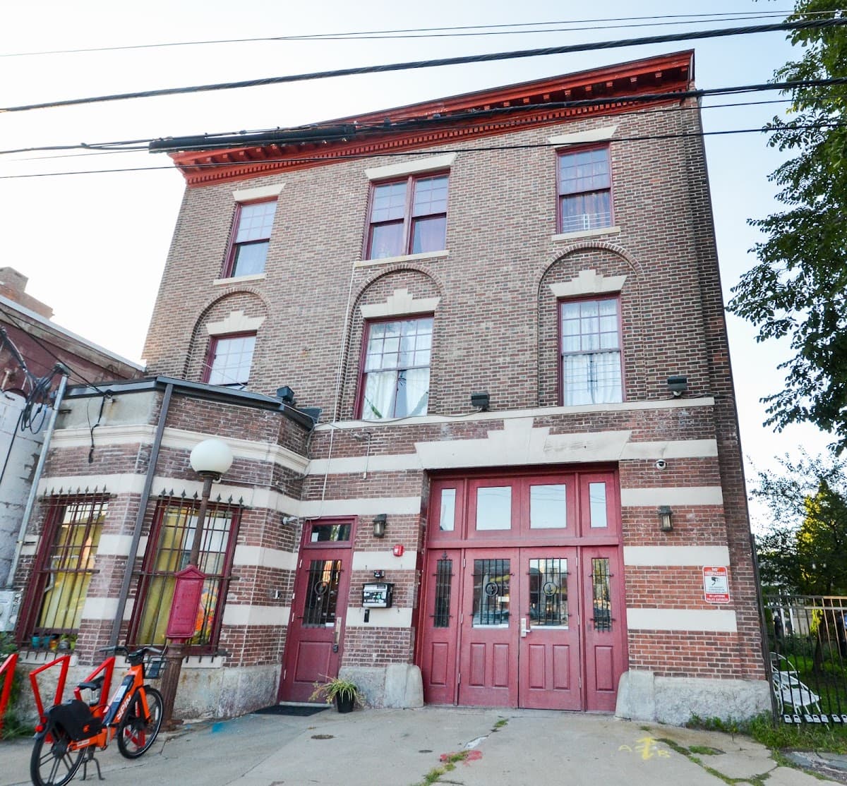 Michie Hostel, Hostel in Providence