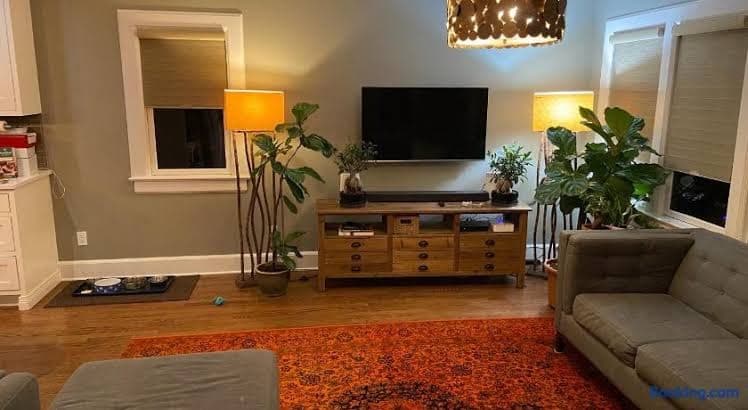 Greenview - Entire Place, Holiday Home in Millburn