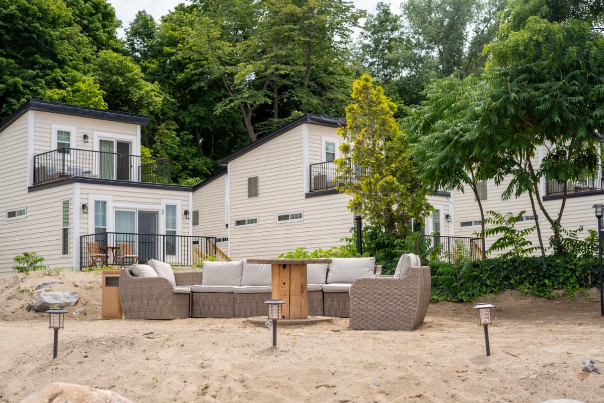 Hideaway Bay Resort, Resort in Silver Creek