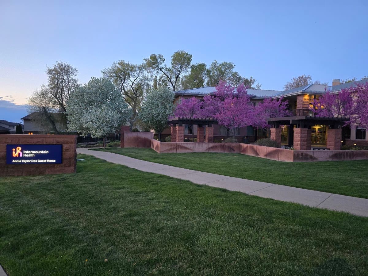 Intermountain Annie Taylor Dee Guest House, Guesthouse in South Ogden