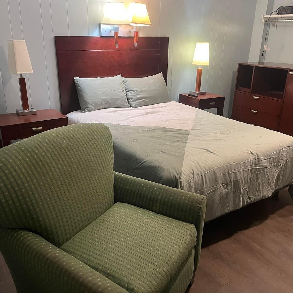 Budget stay motel, Aparthotel in Theodore