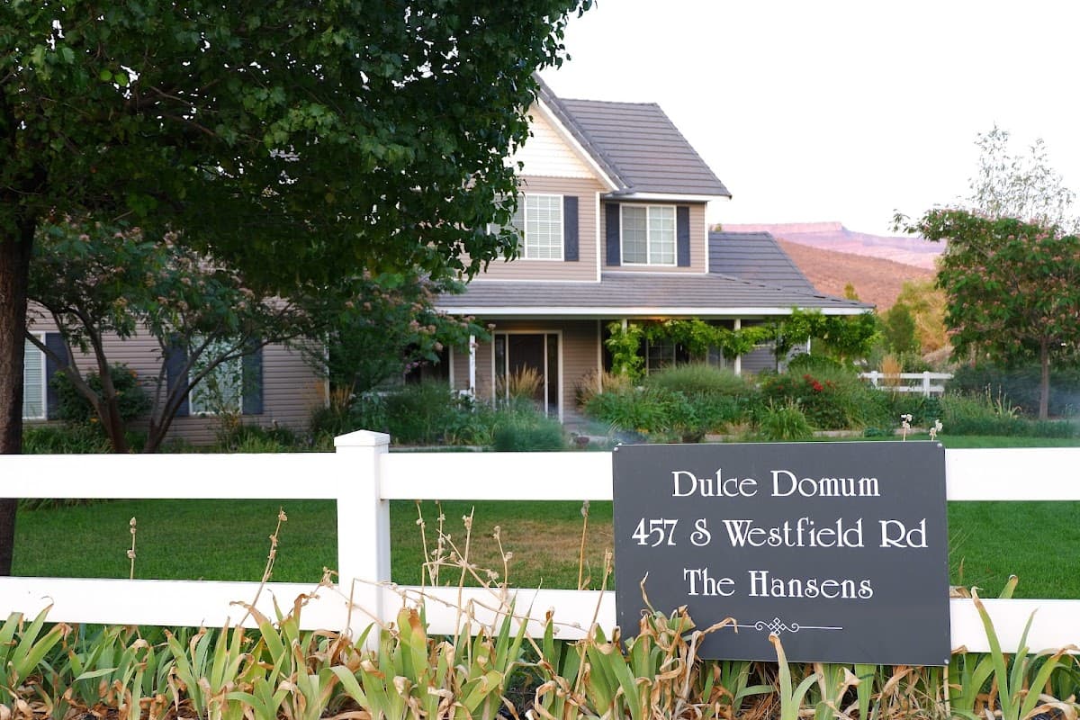 Dulce Domum Bed and Breakfast, Bed & Breakfast in Toquerville