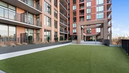 Poplar House Apartments By Barsala, Aparthotel in Barry Farms