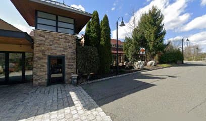 stone house, Hotel in Watchung