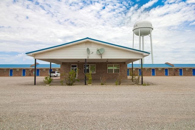 OYO Hotel Waurika OK US-70 near Wichita Falls, Hotel in Waurika