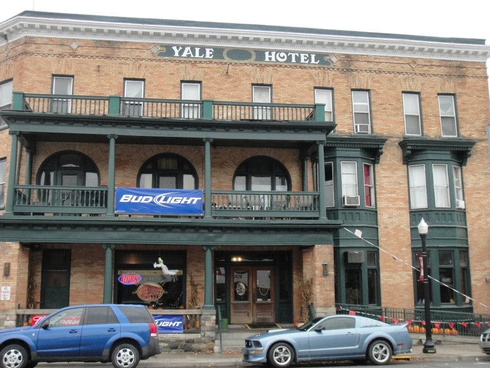 Yale Hotel, Hotel in Yale