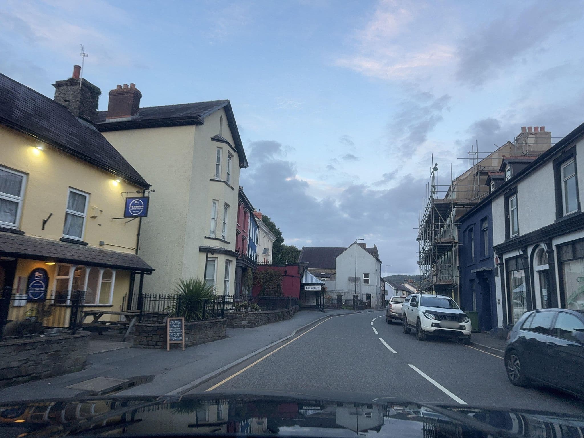 Street view near Whitehall Hotel, Llandovery — © laye (CC BY-SA · Mapillary)