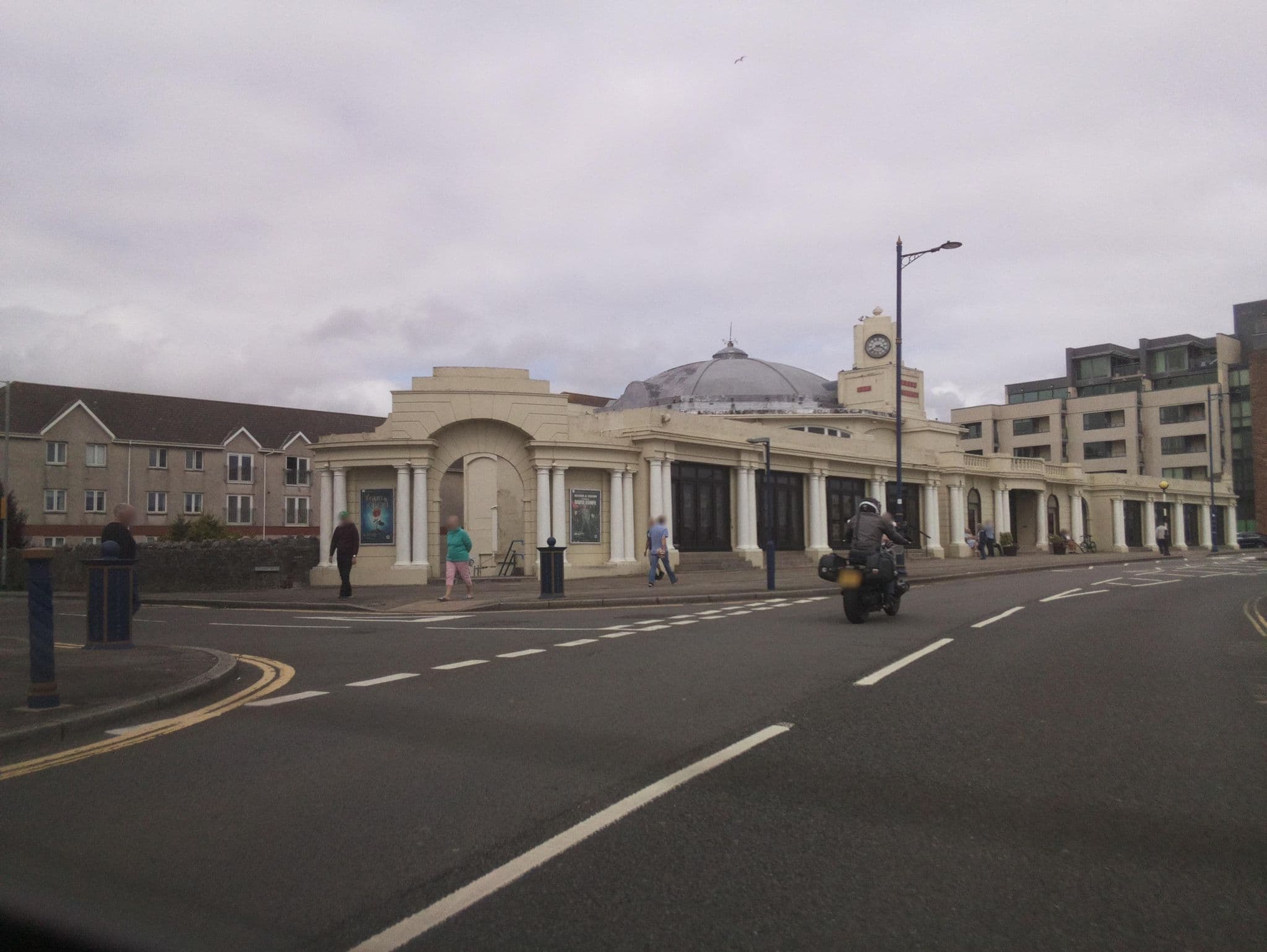 Street view near Minerva Hotel, Porthcawl — © southglos (CC BY-SA · Mapillary)