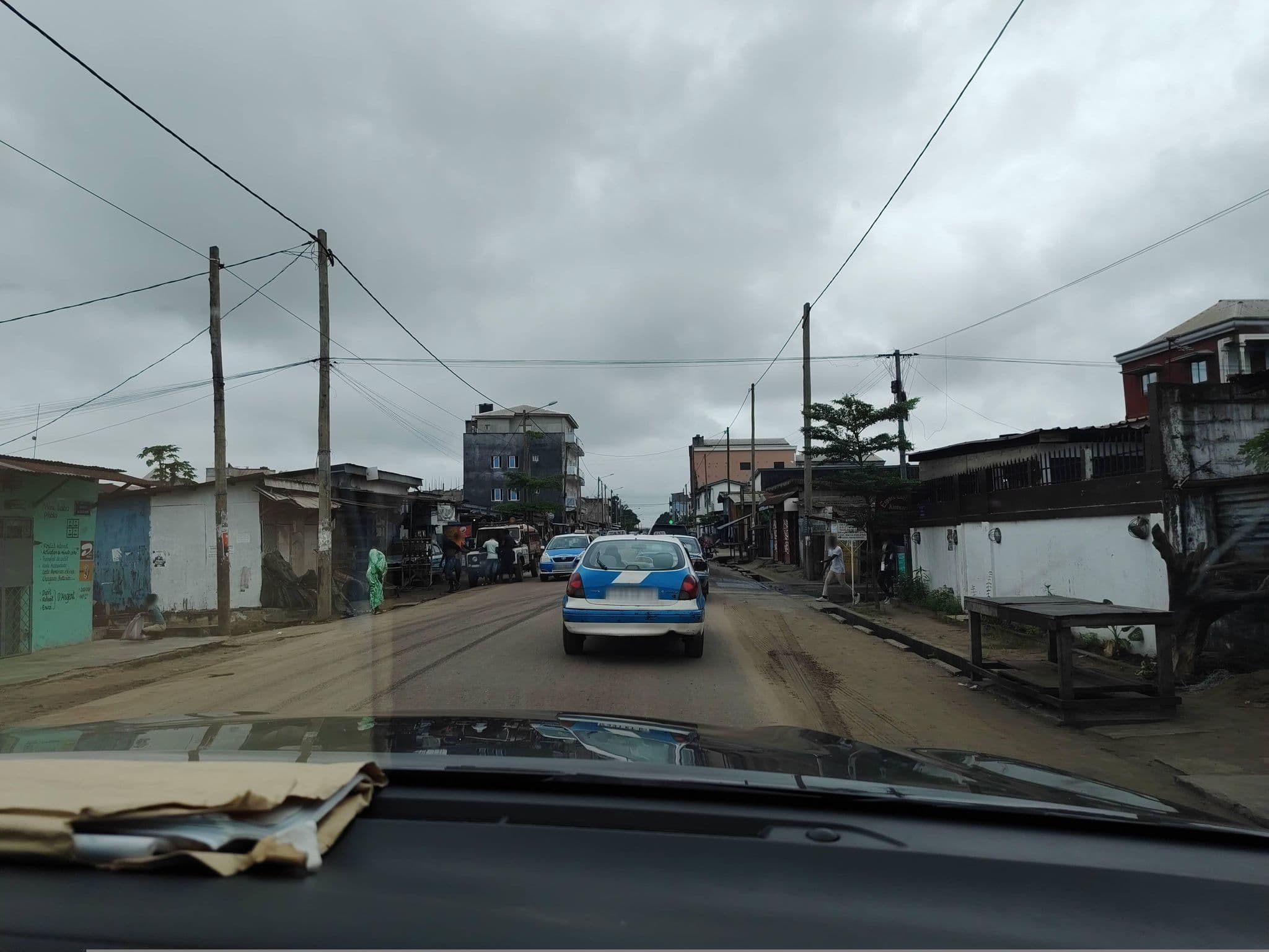 Street view near Maison des Hotes, Pointe-Noire — © orlanto (CC BY-SA · Mapillary)