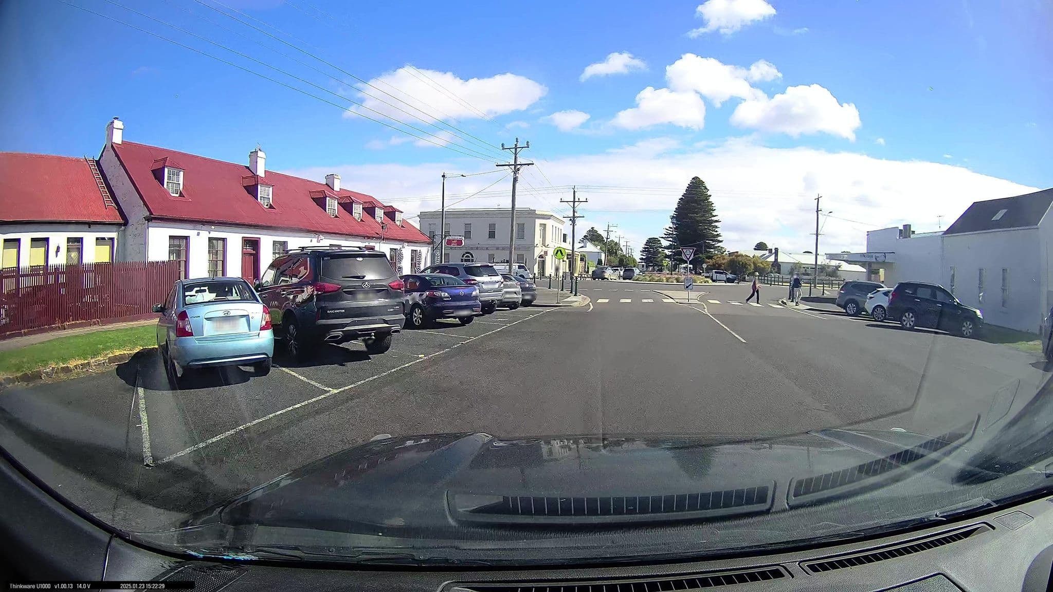 Street view near The Caledonian Inn, Port Fairy — © maxim752 (CC BY-SA · Mapillary)