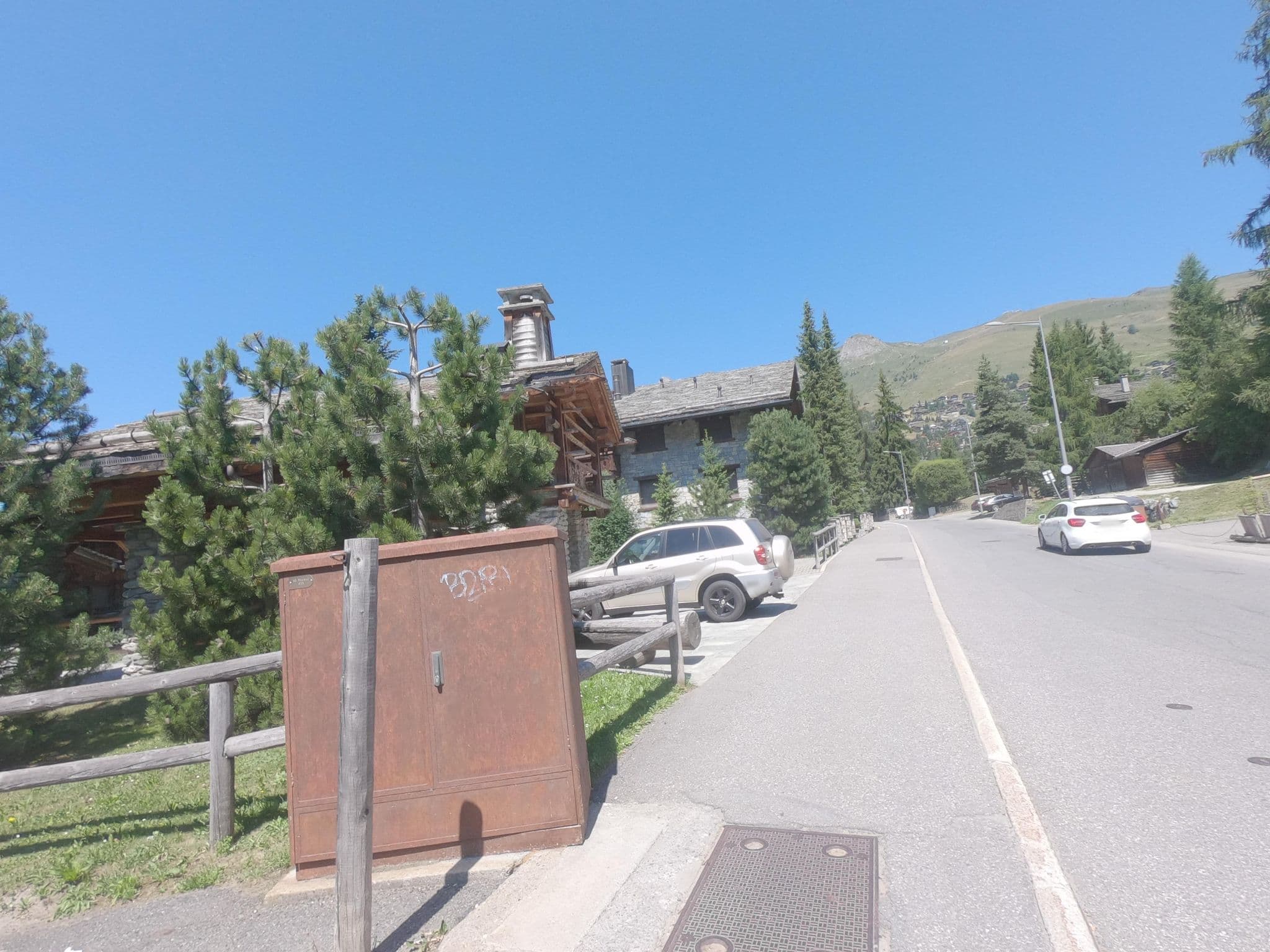 Street view near Marmotte, Verbier