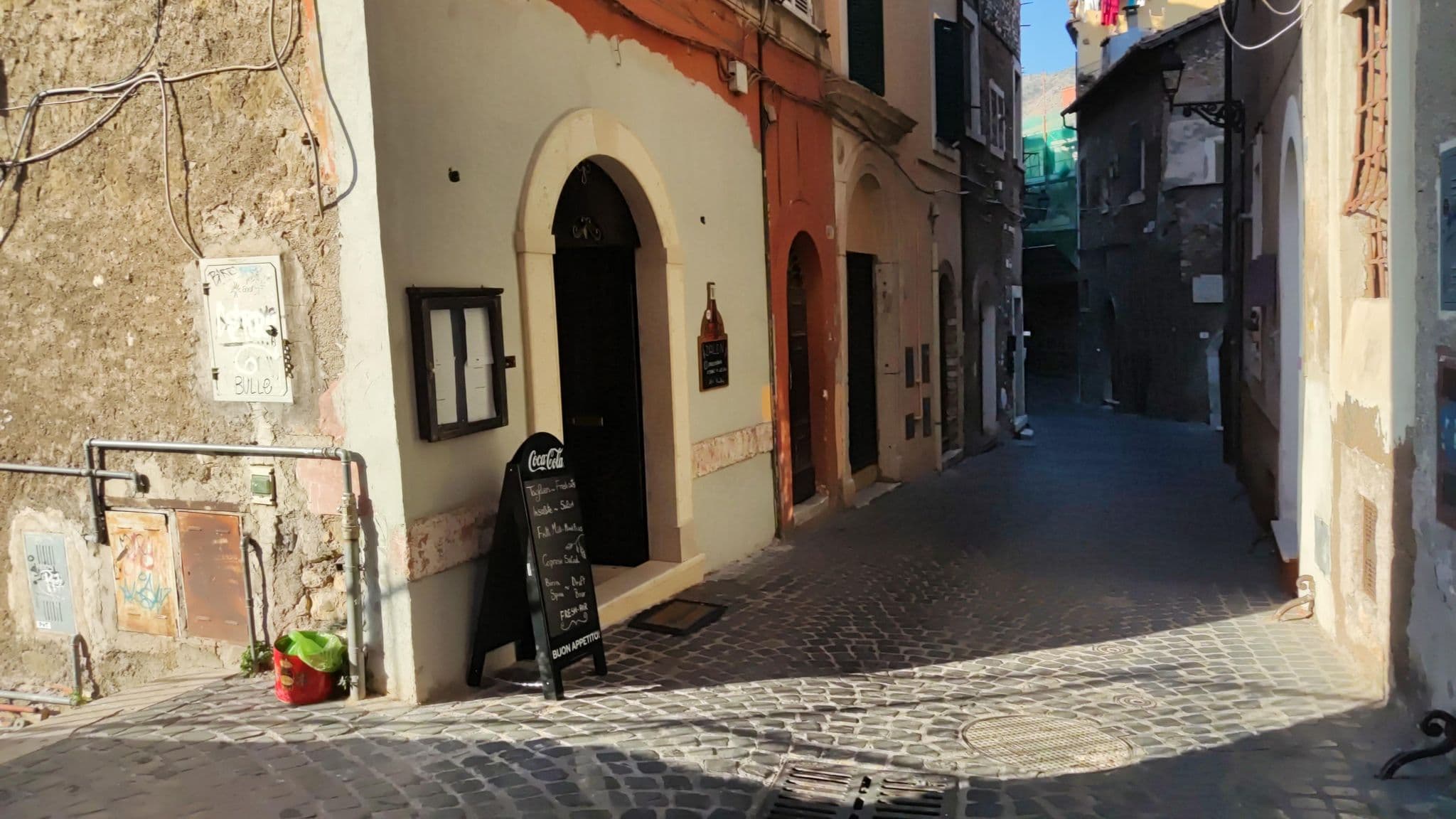 Street view near Fuga d'amore, Tivoli — © marcuscalabresus (CC BY-SA · Mapillary)