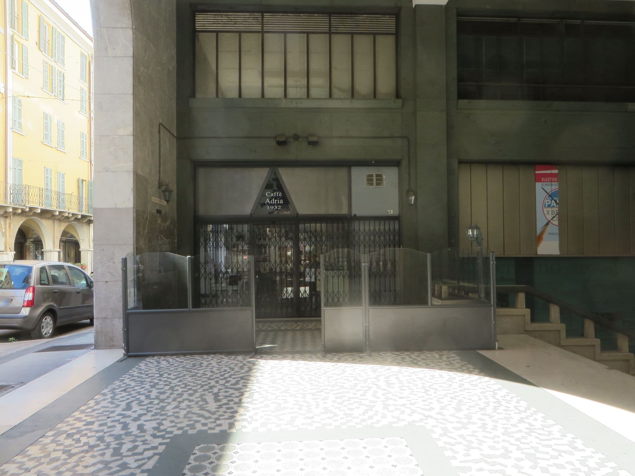 Street view near Hotel Vittoria, Brescia — © lary_fede (CC BY-SA · Mapillary)
