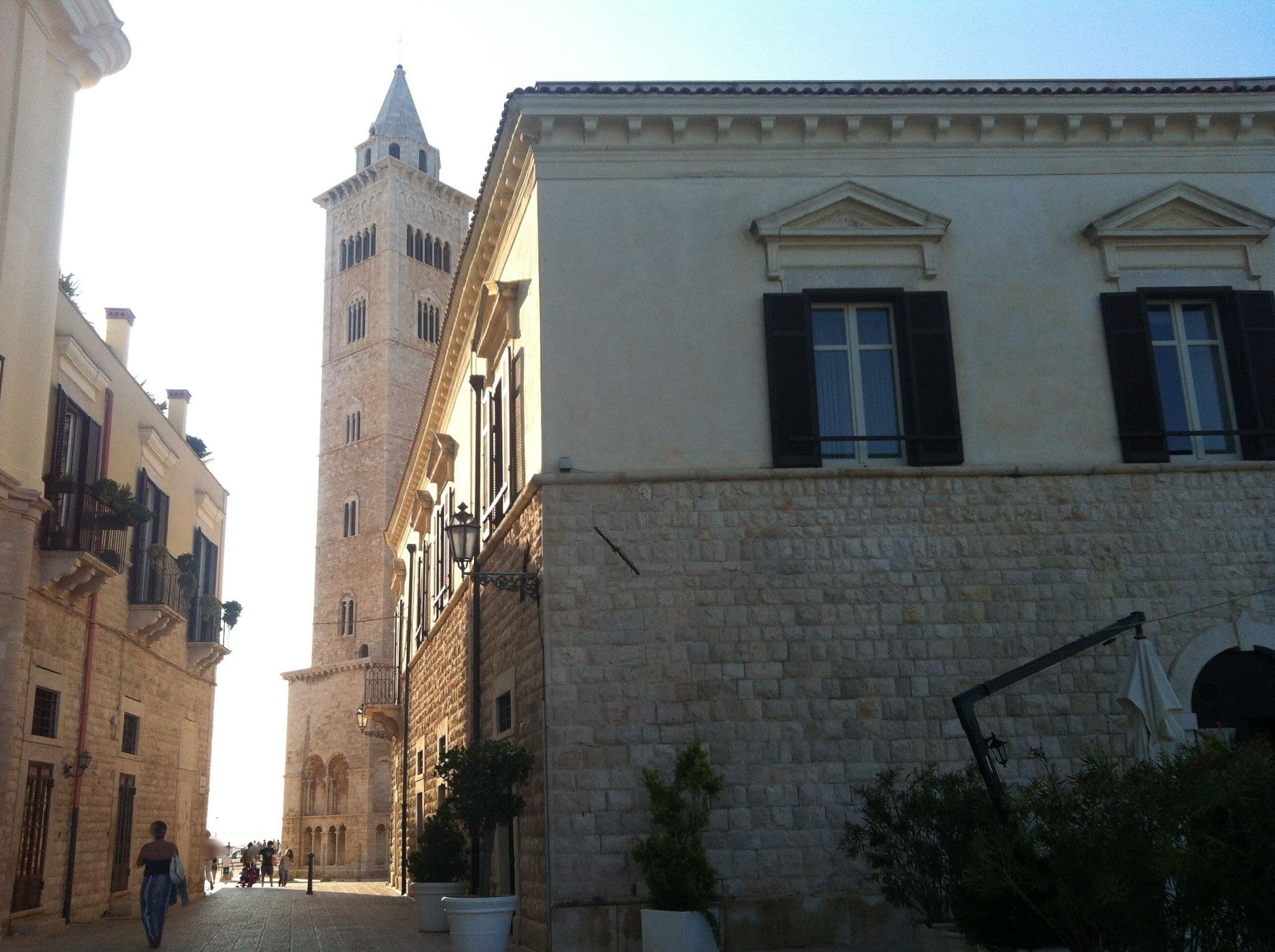 Street view near Palazzo Filisio Hotel Regia Restaurant, Trani — © miguel_andrade (CC BY-SA · Mapillary)