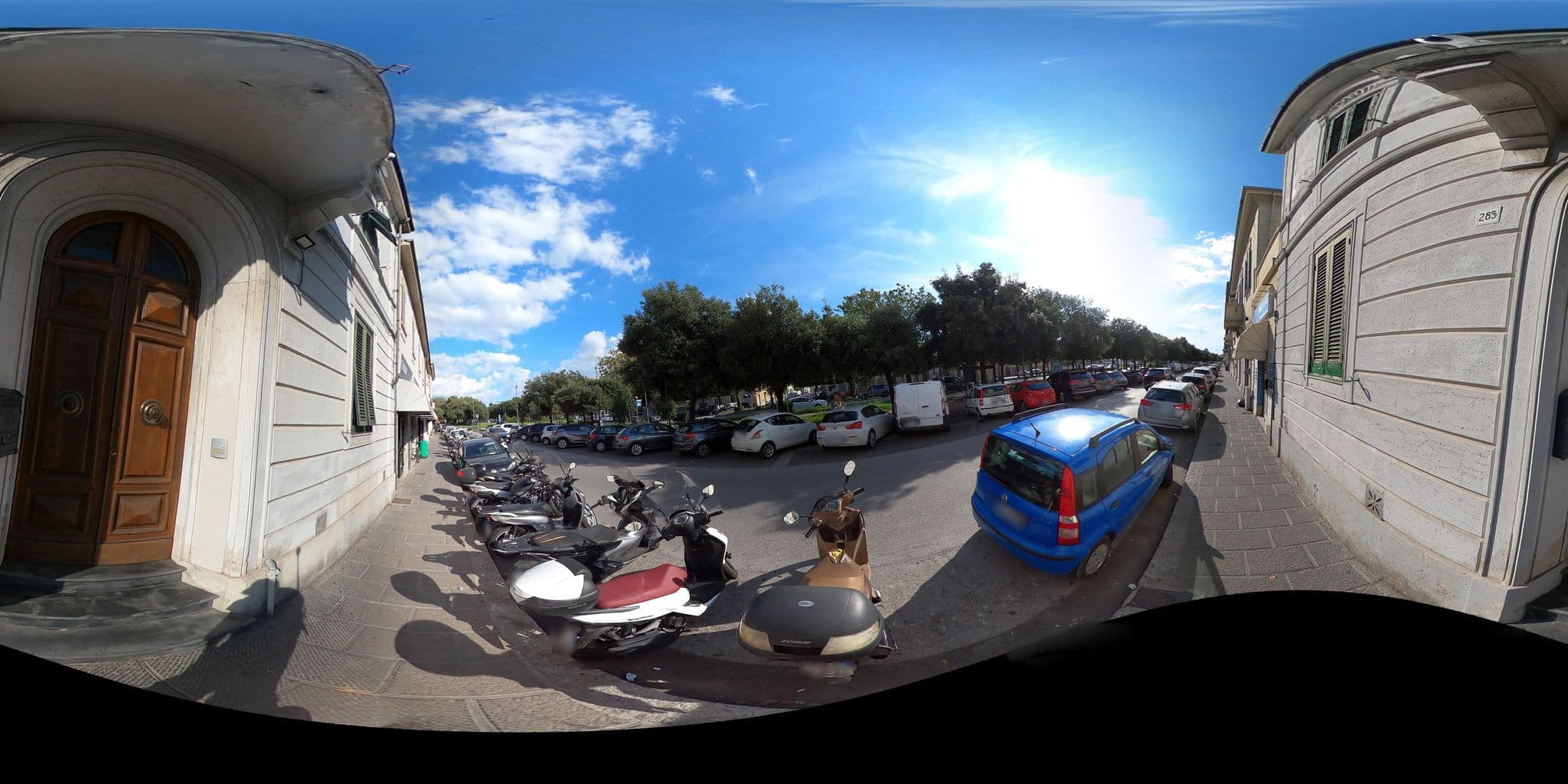 Street view near Hotel Stazione Livorno, Livorno — © momix (CC BY-SA · Mapillary)