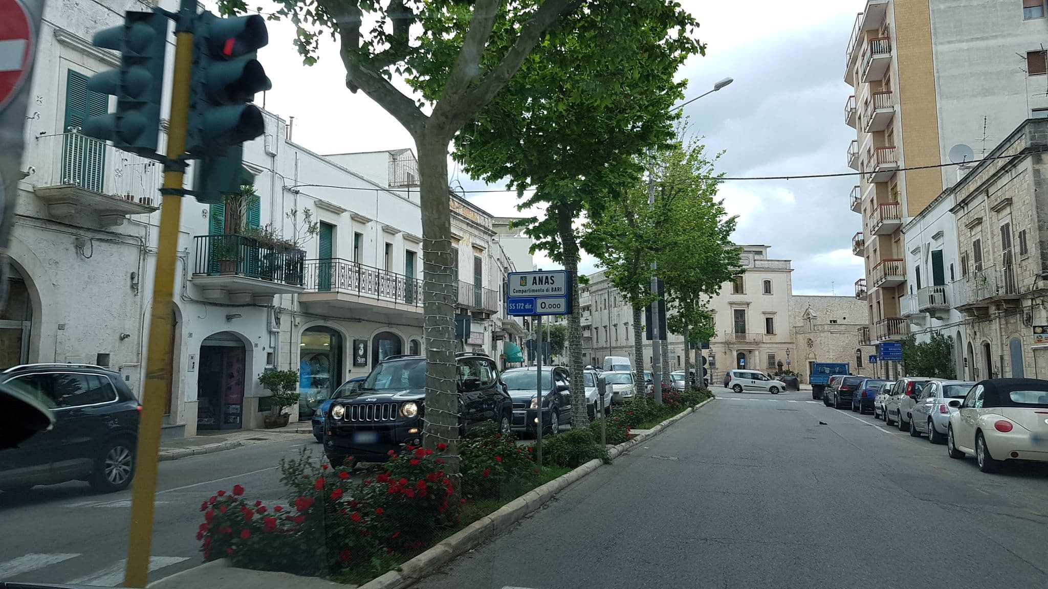 Street view near B & B Trulli Isago Di De Giuseppe Livia, Locorotondo — © ale_zena_it (CC BY-SA · Mapillary)