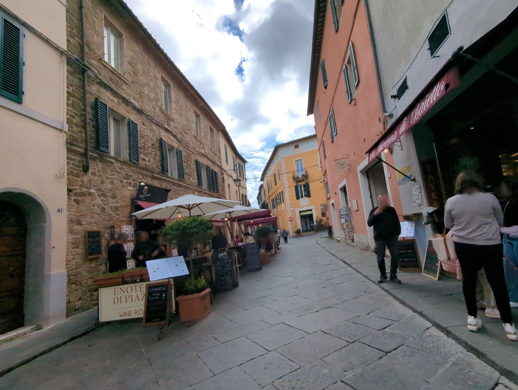 Street view near Tuscany view - Val d'Orcia - Montalcino, Montalcino — © ente (CC BY-SA · Mapillary)