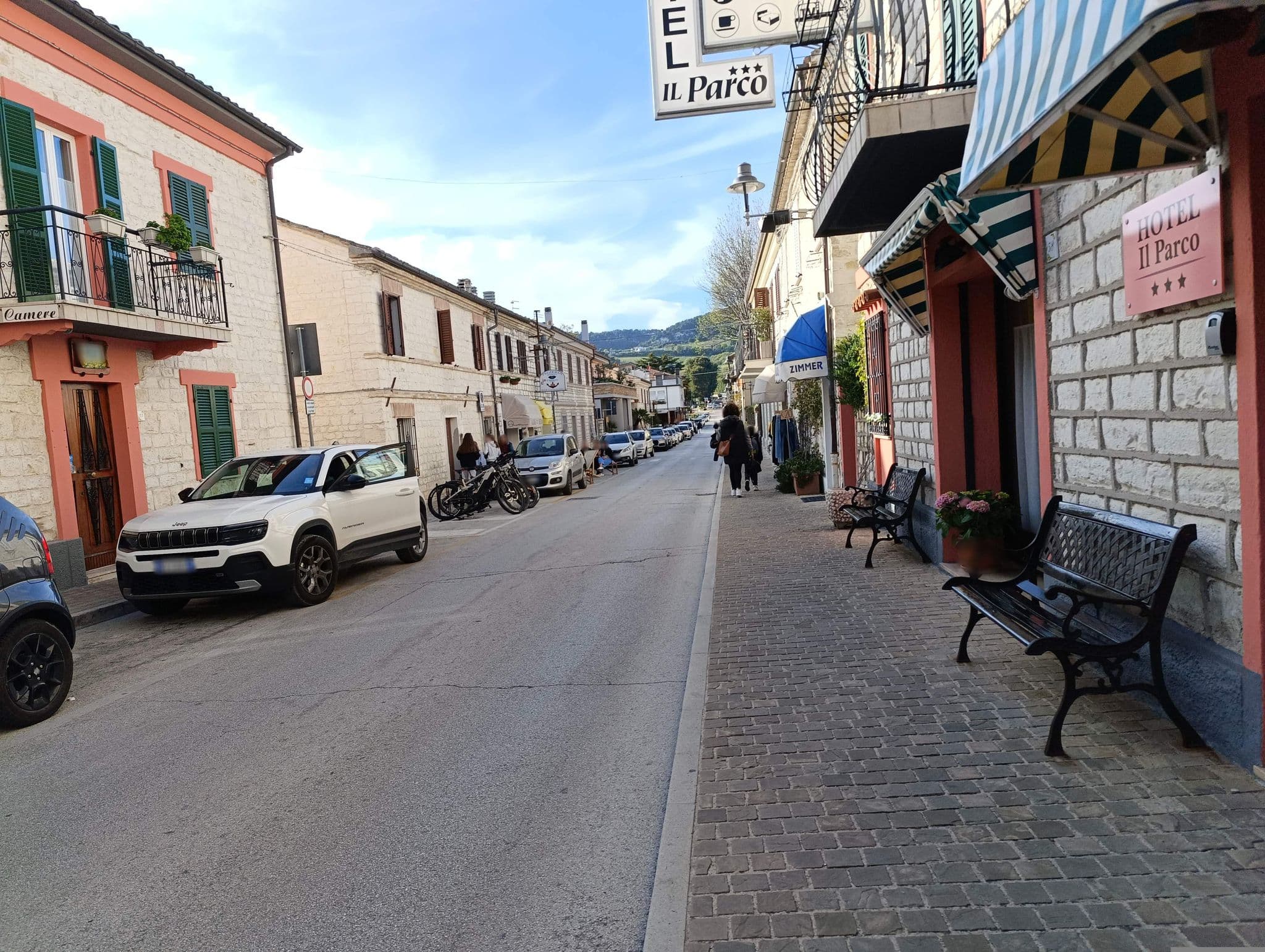 Street view near Hotel Il Parco, Sirolo — © jeawrong (CC BY-SA · Mapillary)