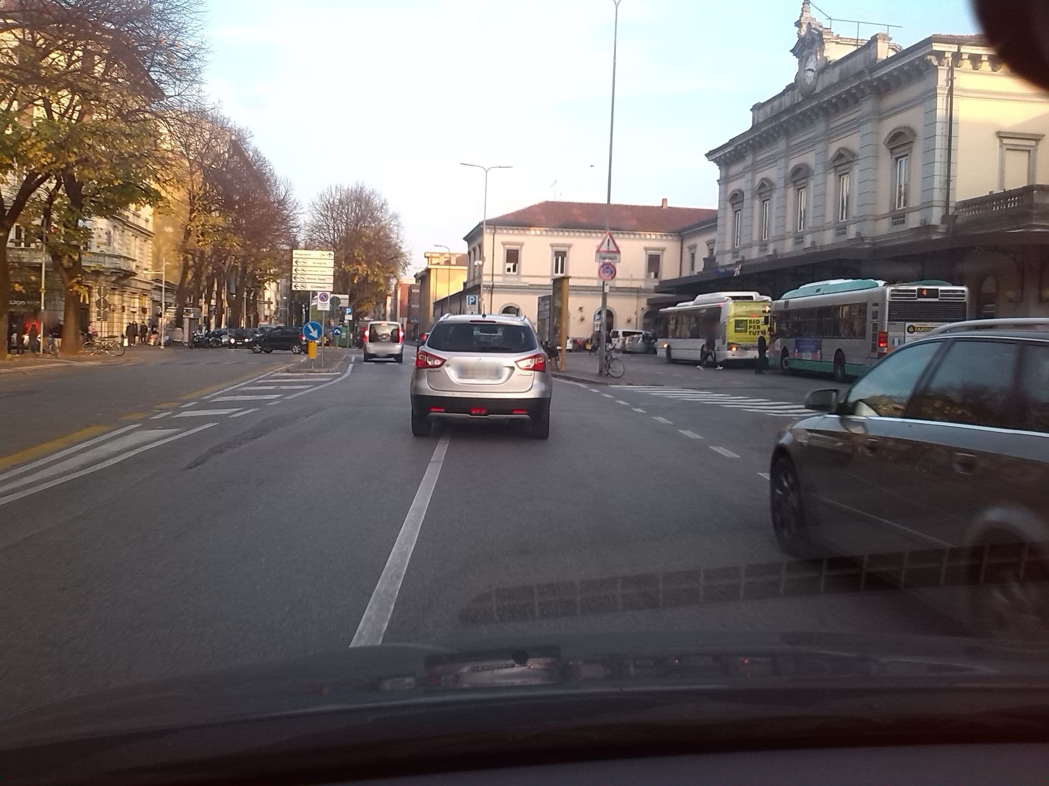 Street view near Stop & Sleep, Udine — © cascafico (CC BY-SA · Mapillary)