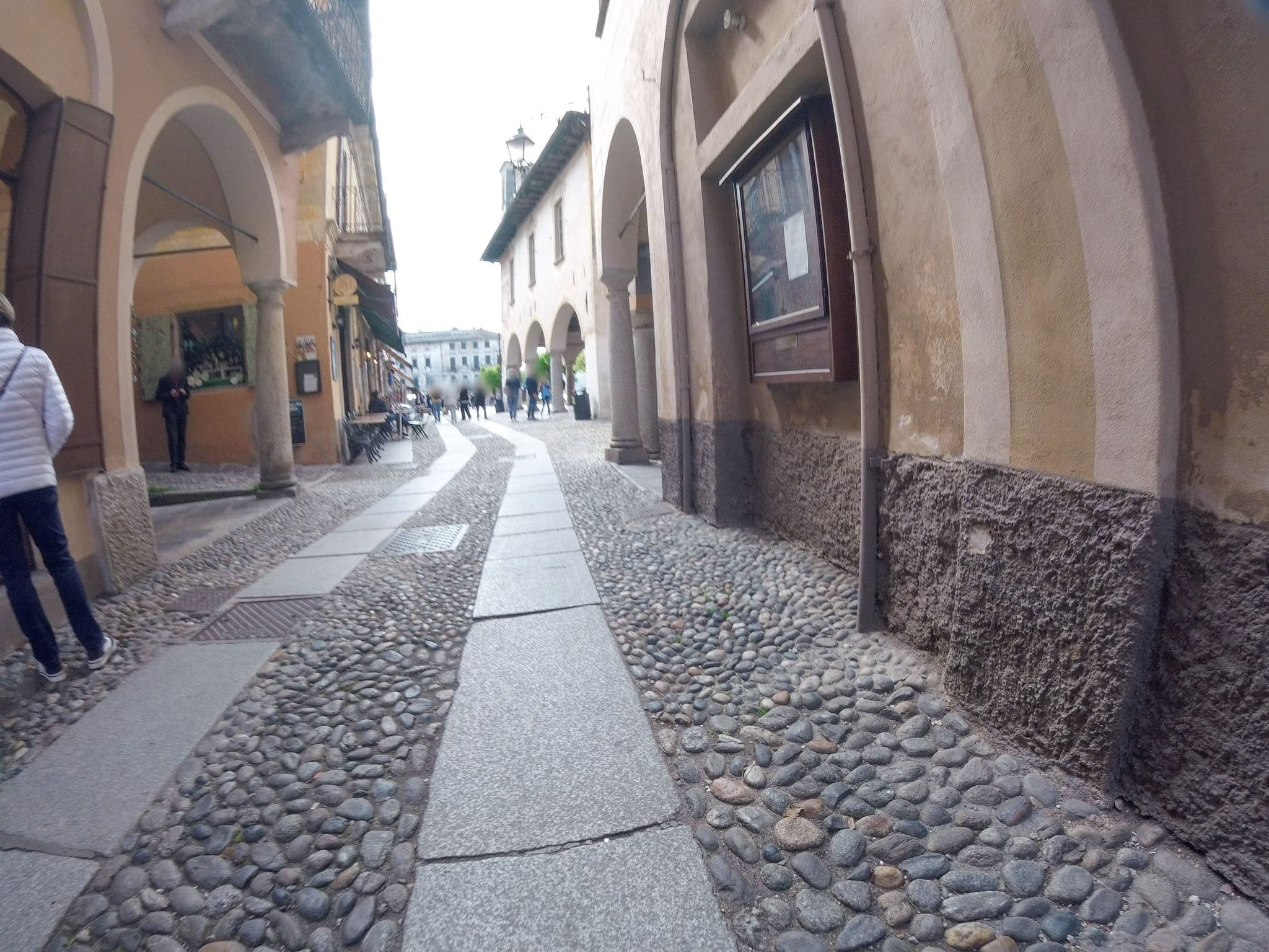 Street view near Hotel Ristorante Leon d'Oro, Pettenasco — © dave683 (CC BY-SA · Mapillary)