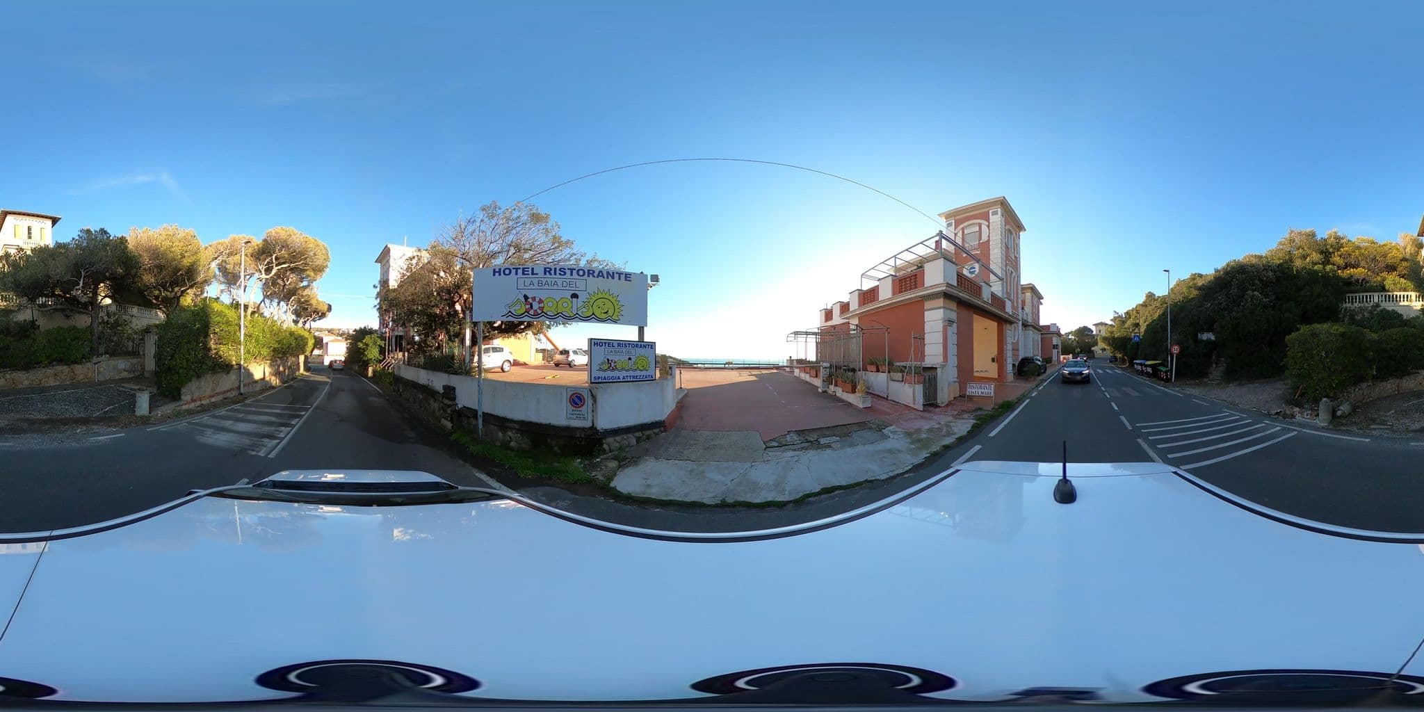 Street view near Hotel Baia Del Sorriso, Rosignano Solvay-Castiglioncello — © momix (CC BY-SA · Mapillary)