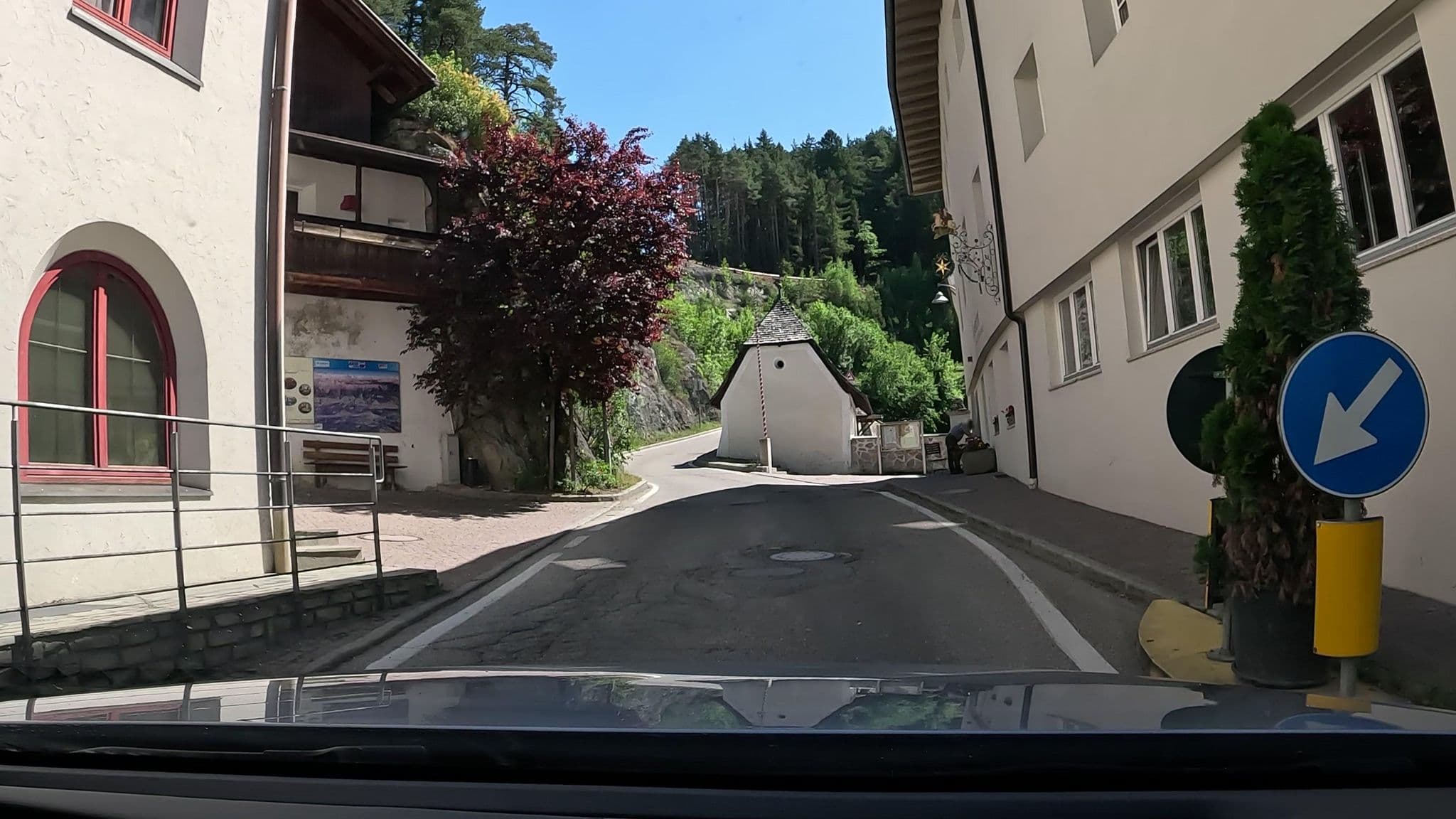 Street view near Hotel & Südtiroler Gasthaus Restaurant Gassenwirt, Falzes — © stefanro74 (CC BY-SA · Mapillary)